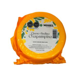 Queso Andino es elaborado con leche fresca de vacas criadas en pastizales libres de Oxapampa